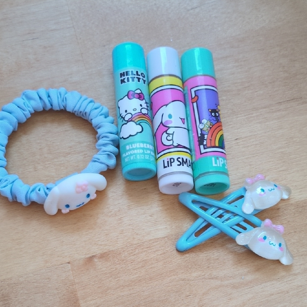 Hello Kitty Lip Smacker Set with Blue Accessories